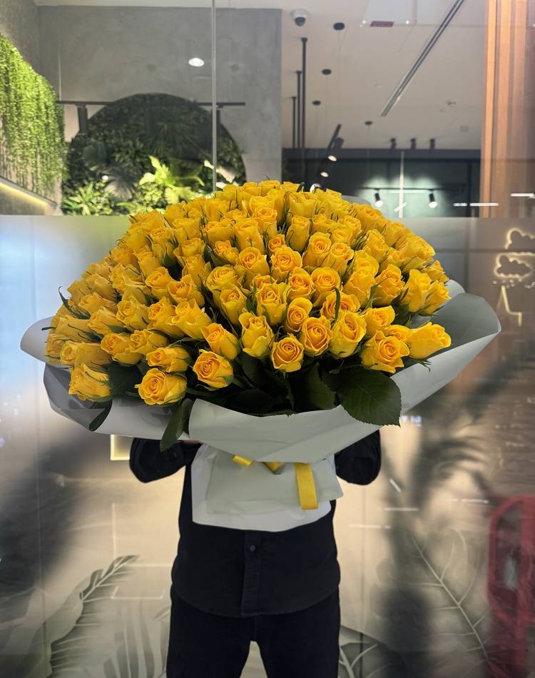 bouquet of 201 yellow roses