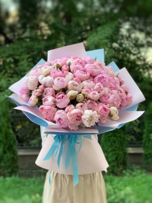 Букет 101 розовый пион - flowers delivery Dubai