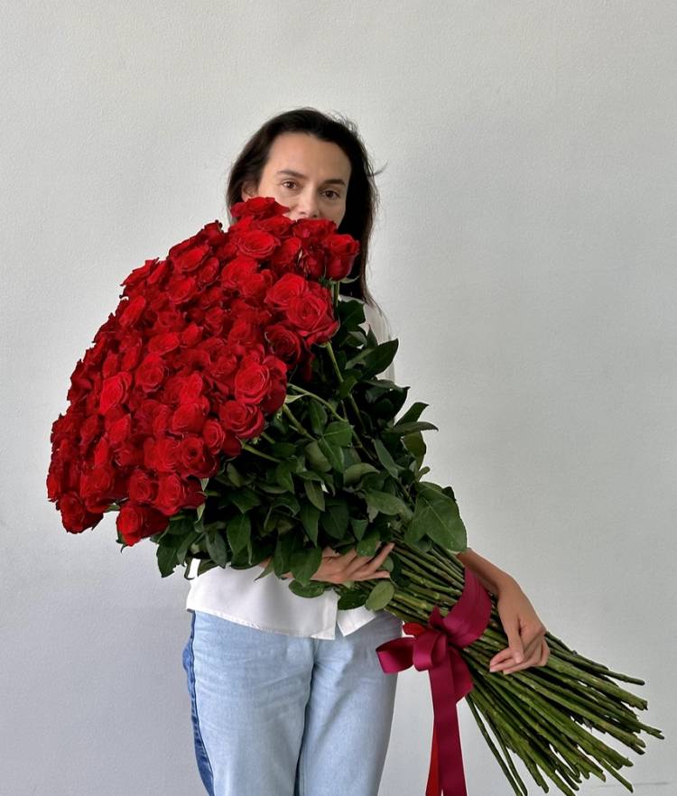 BOUQUET OF 100 IMPORTED RED ROSES, 100 CM