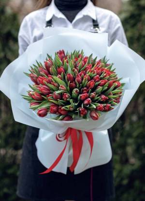 Bouquet of 101 Red Tulips - flowers delivery Dubai