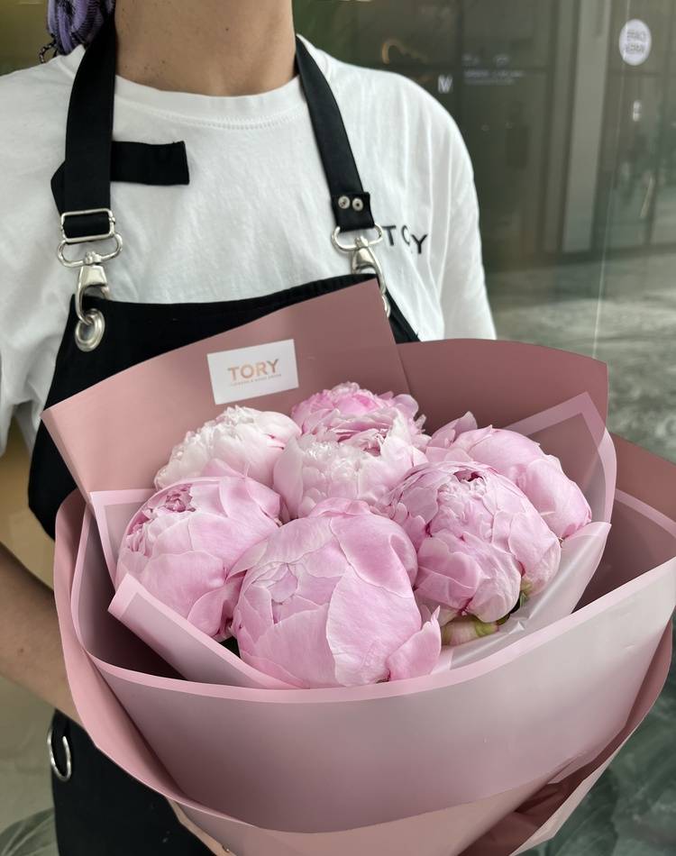 Bouquet of 7 pink peonies