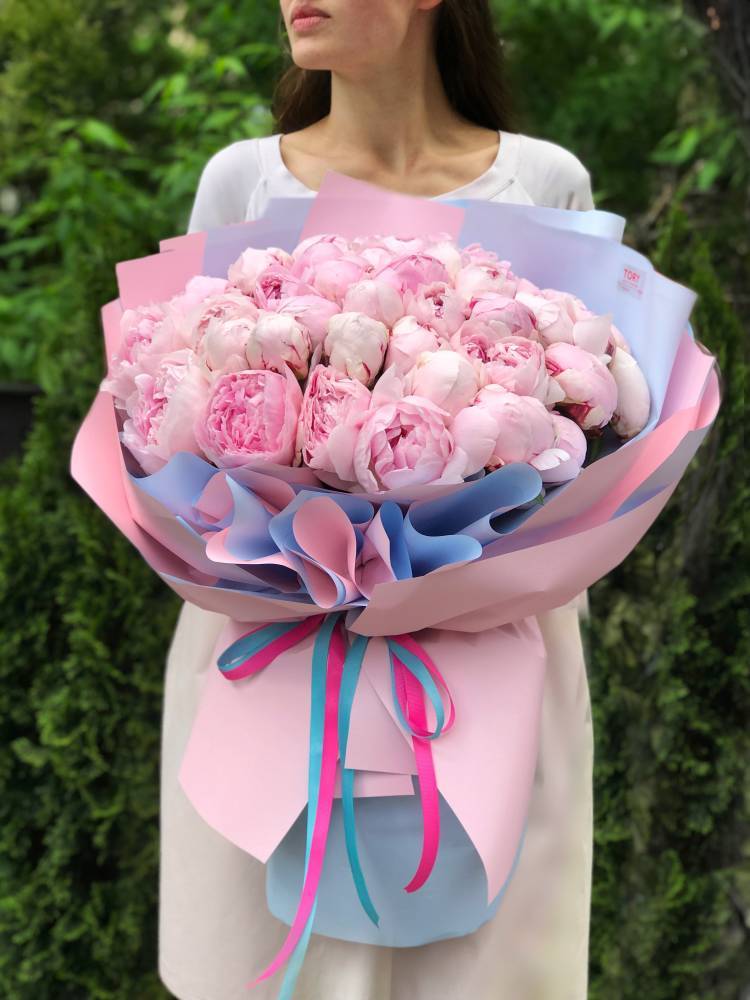 Bouquet of 51 pink peonies