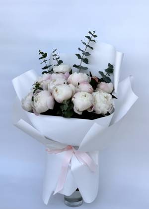 Bouquet of 15 white peonies - flowers delivery Dubai
