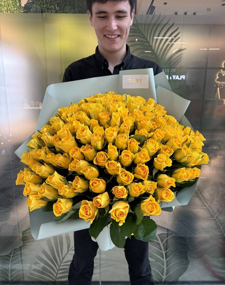 bouquet of 151 yellow roses