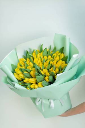 Bouquet of 101 Yellow Tulips - flowers delivery Dubai