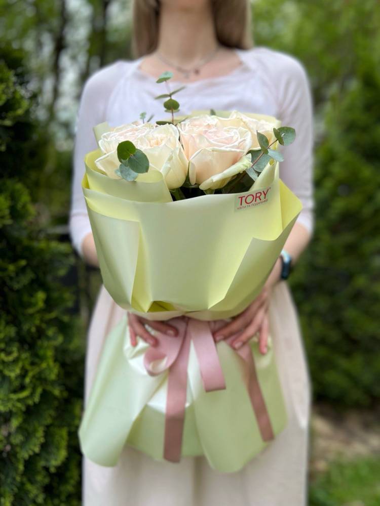 Bouquet of 11 roses White Ohara