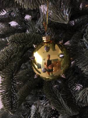 Christmas tree decoration glass ball with spike... - flowers delivery Dubai