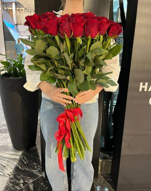 50  красных роз 80 см - flowers delivery Dubai