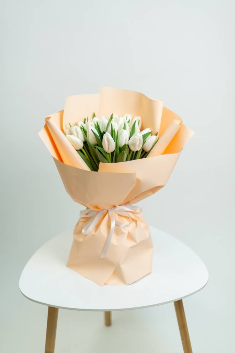 Bouquet of 25 White Tulips