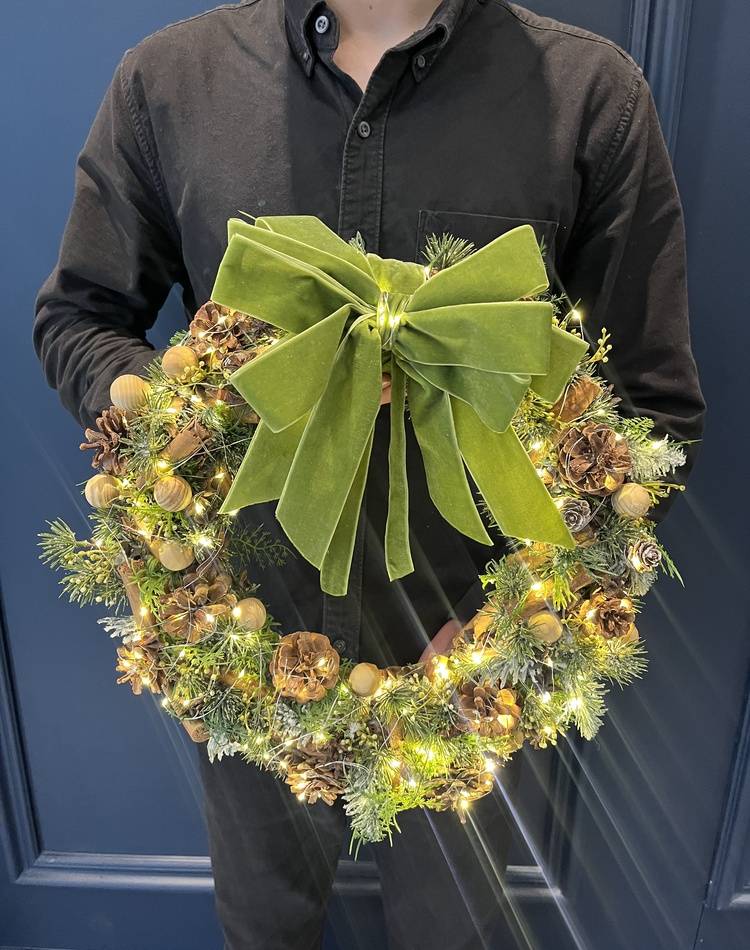 Christmas wreath with bow "Bright lights"