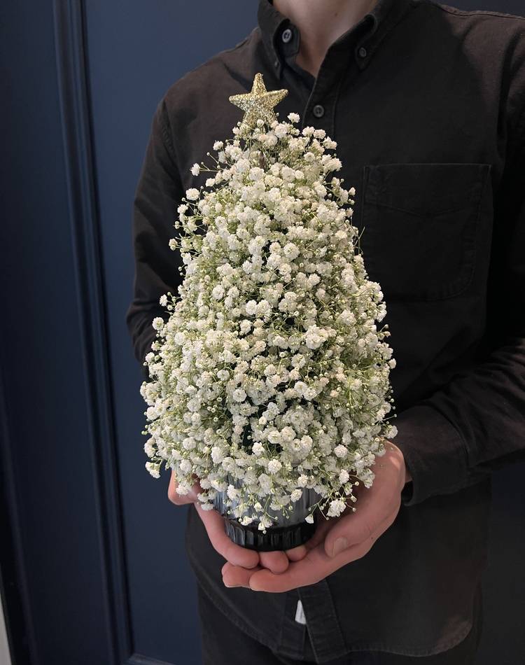 FRESH Christmas tree from flowers