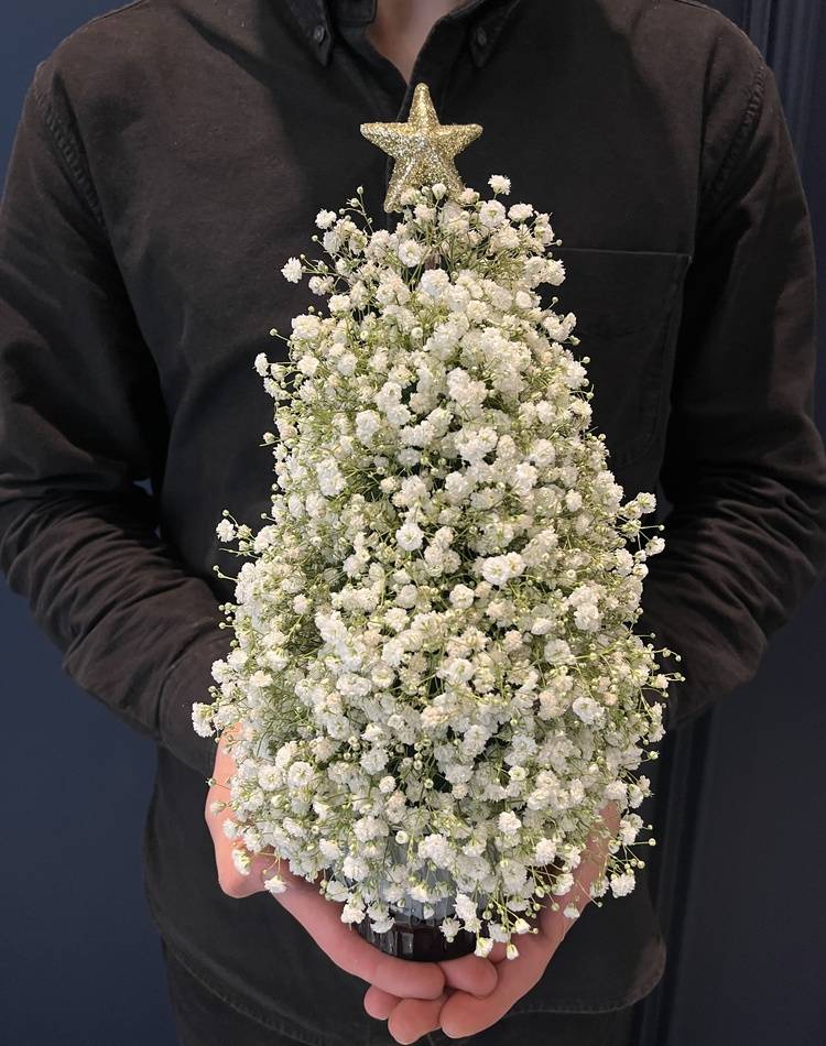 FRESH Christmas tree from flowers