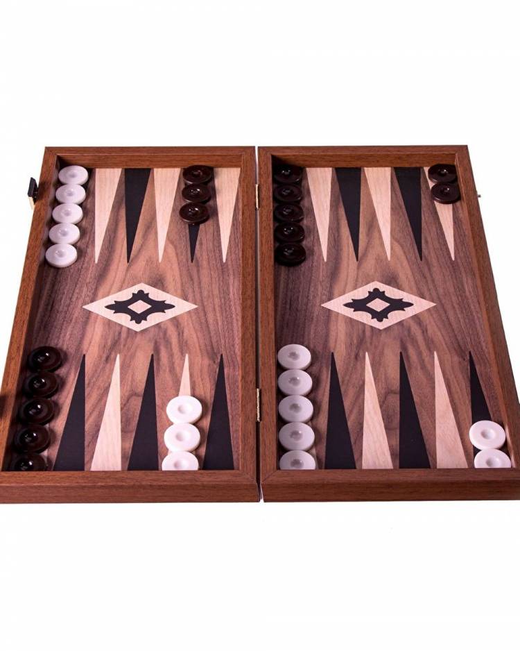 Backgammon handcrafted walnut wood replica with black and oak points