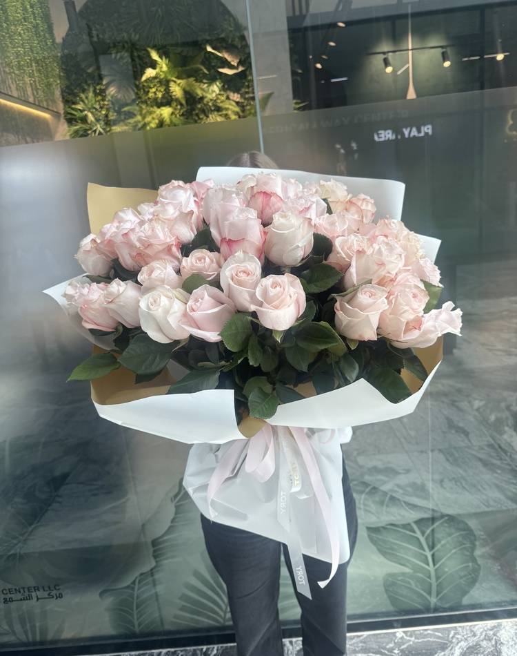 bouquet of 49 roses PomaRosa