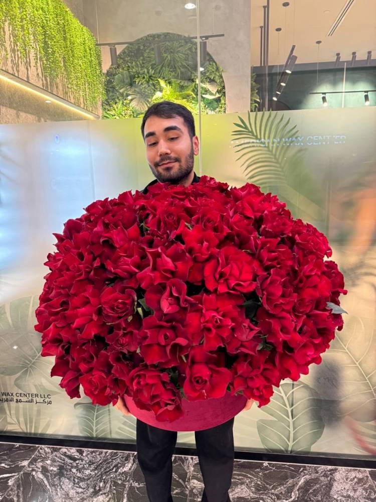 french roses in a box "A Million Feelings"