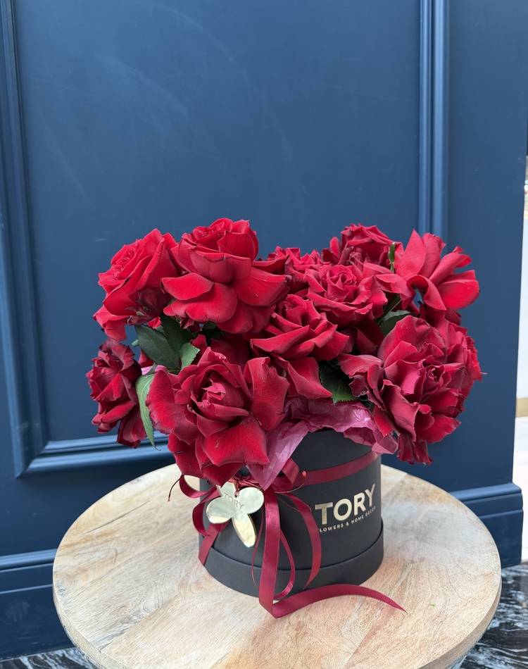 15 red roses in a box