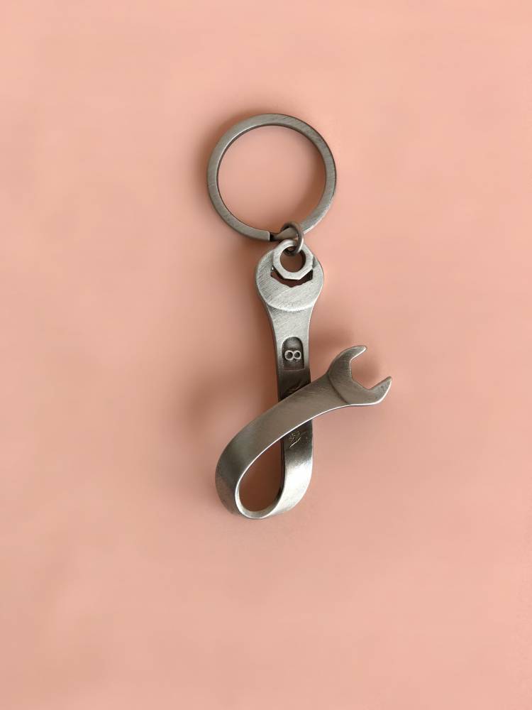 Keychain "Adjustable wrench"