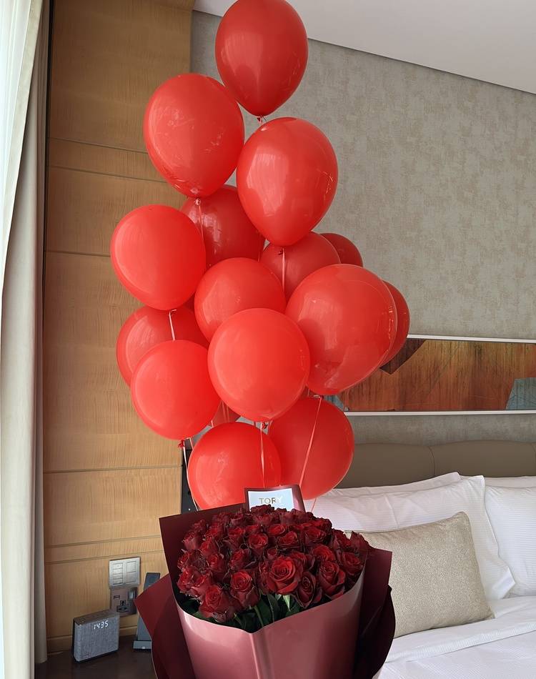 51 red roses 