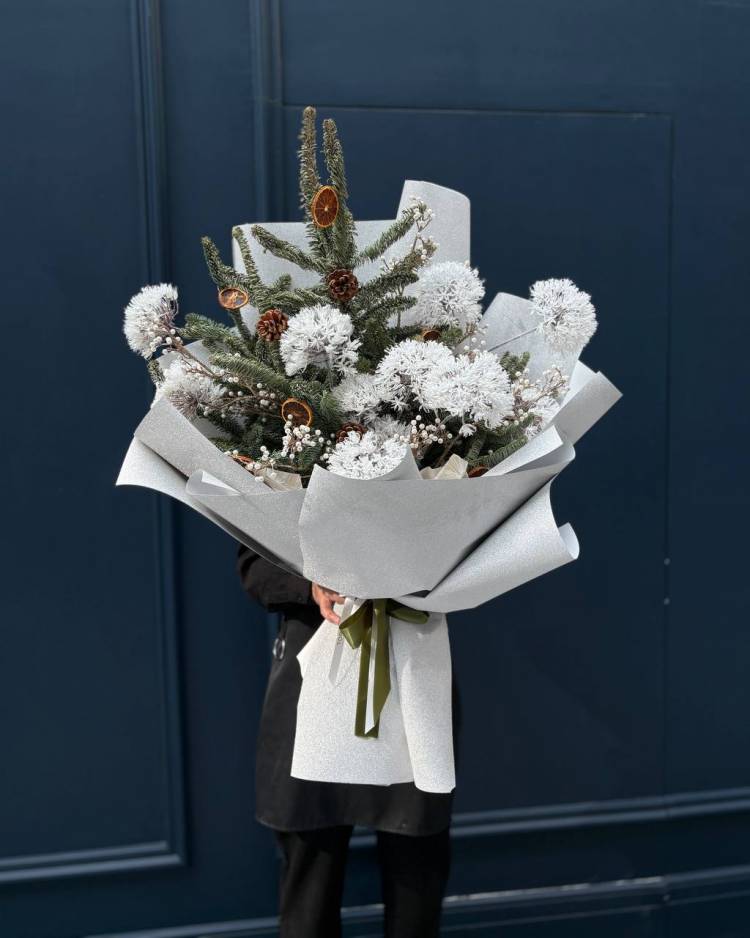 Christmas bouquet "Crystal ringing"