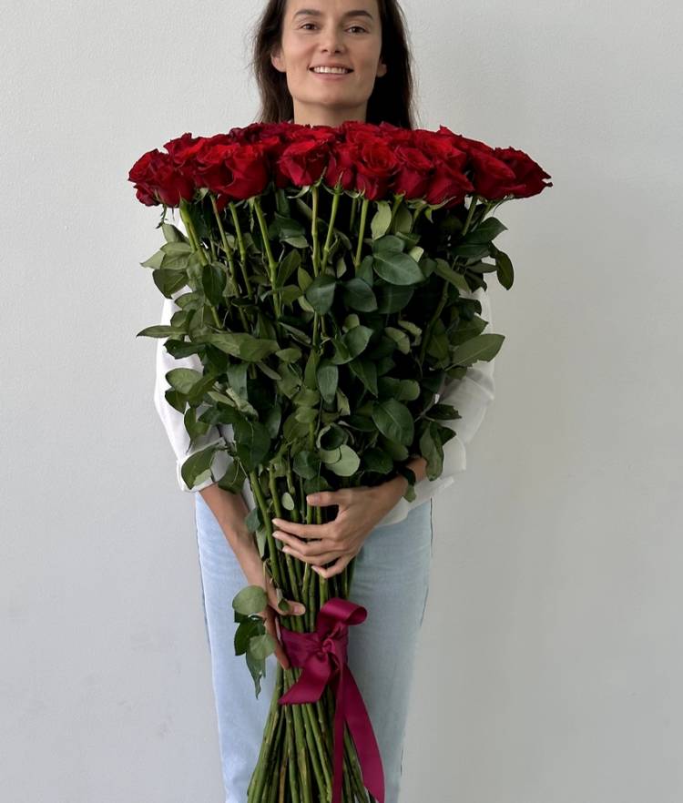BOUQUET OF 25 IMPORTED RED ROSES, 100 CM