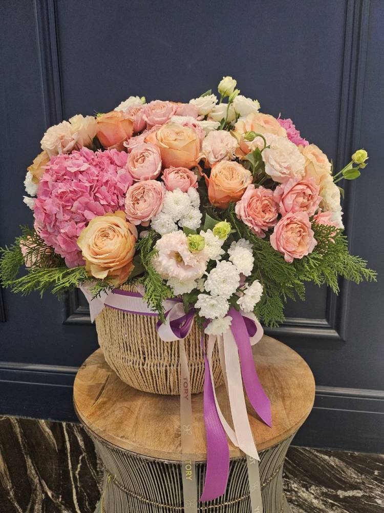 composition "Empire of Flowers"