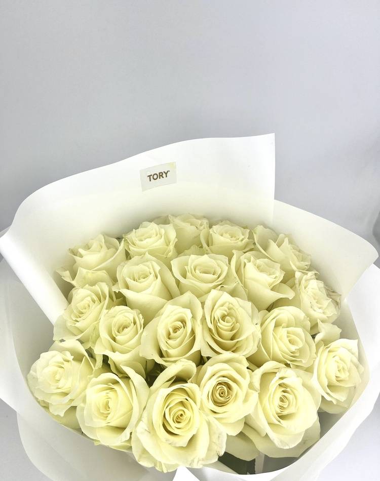 Bouquet of 15 White Roses