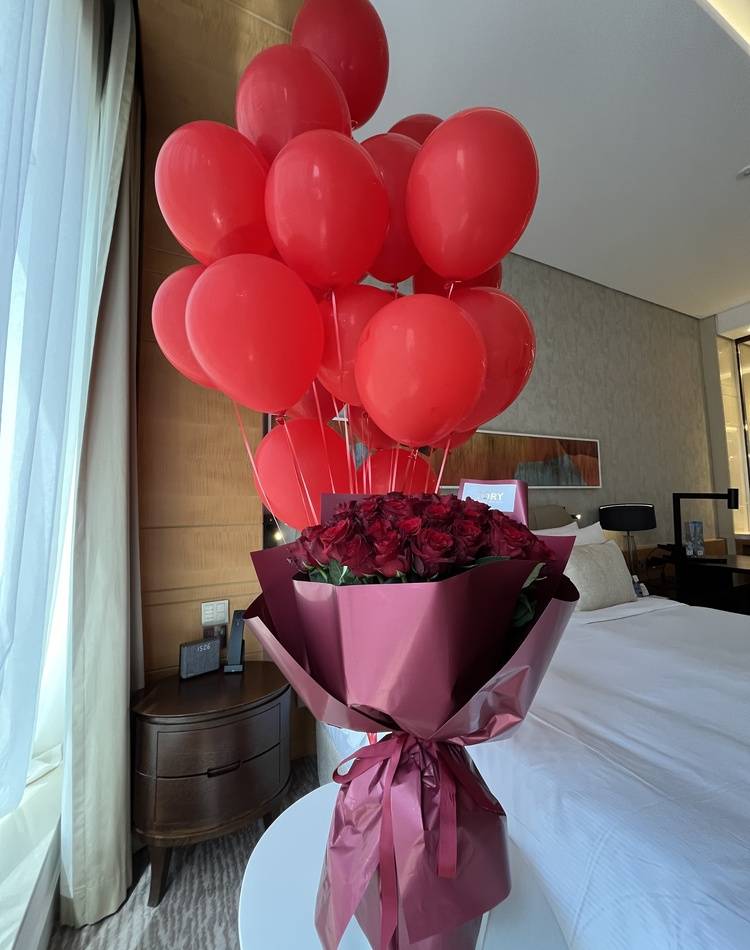 51 red roses 