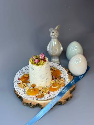 Easter cake - flowers delivery Dubai