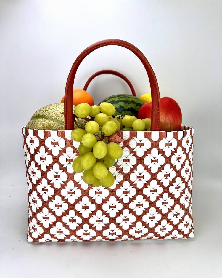 Bag with fruits 