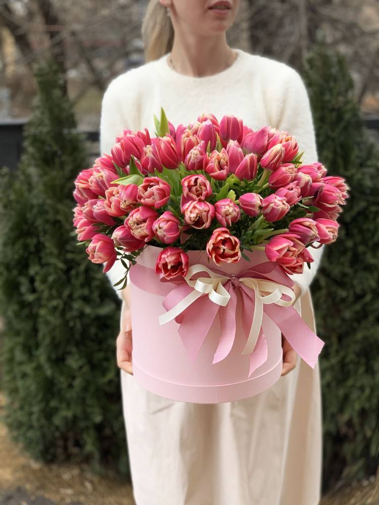 101 pink peony tulips in a hat box