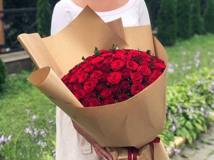 100 red roses Bouquet