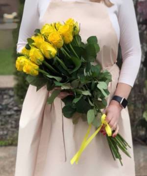 Bouquet of 21 Yellow Roses - flowers delivery Dubai