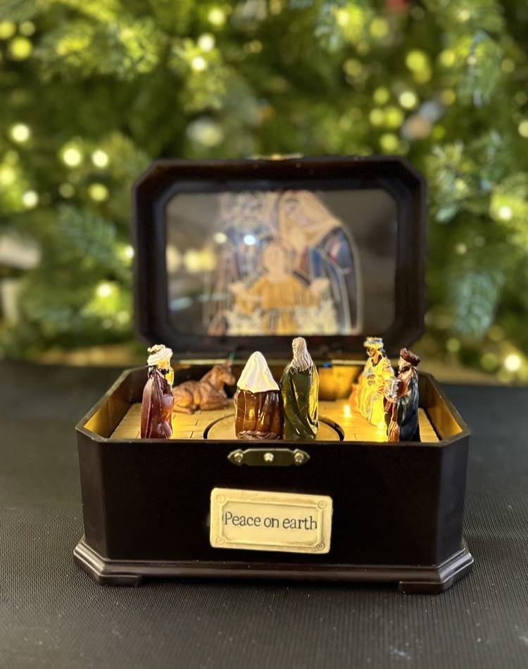 Music box nativity assorted 2 ass