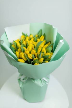 Bouquet 51 yellow tulip - flowers delivery Dubai