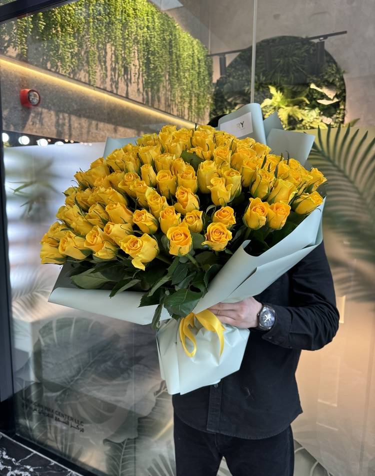 bouquet of 151 yellow roses