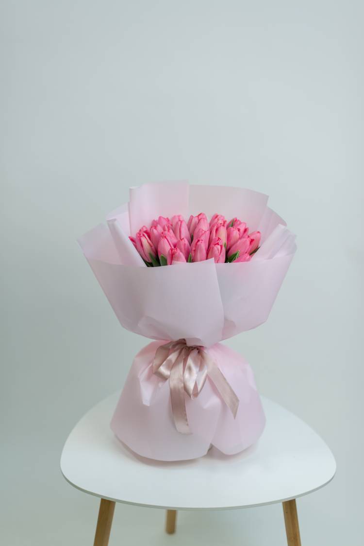 Bouquet of 35 pink tulips