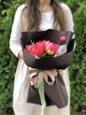 bouquet of 5 coral peonies - flowers delivery Dubai