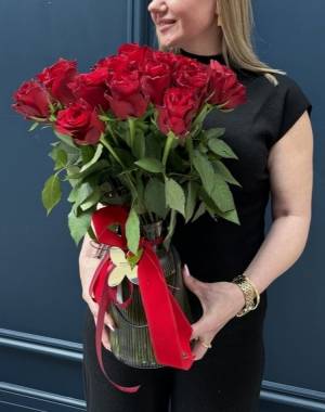 31 red roses in a vase - flowers delivery Dubai