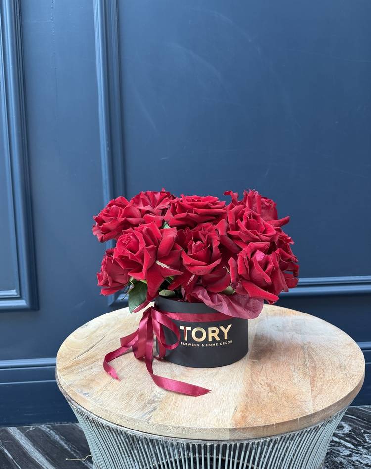 11 red roses in a box