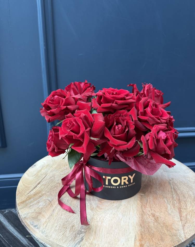 11 red roses in a box