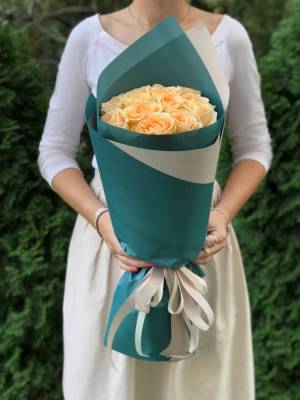 Bouquet of 11 peach  Roses - flowers delivery Dubai