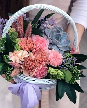Piercing Look - flowers delivery Dubai