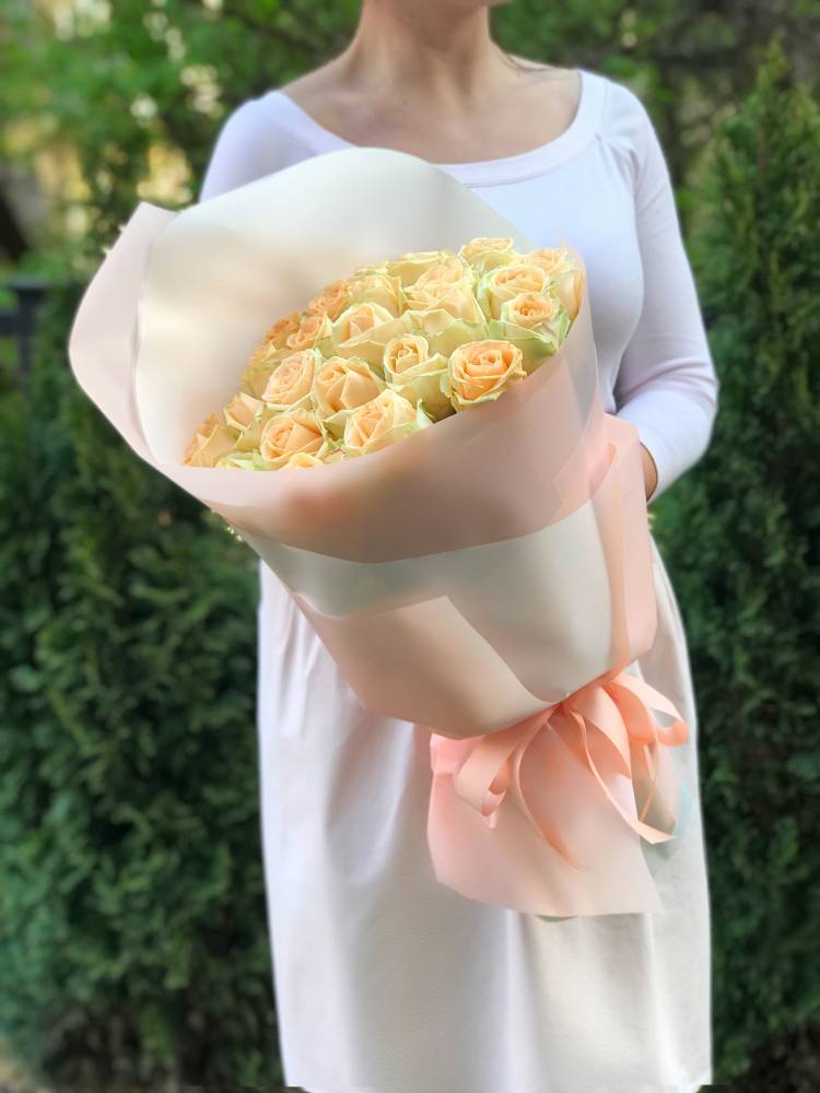 Bouquet of 25 peach Roses in packaging