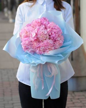 Bouquet of 7 pink hydrangeas - flowers delivery Dubai