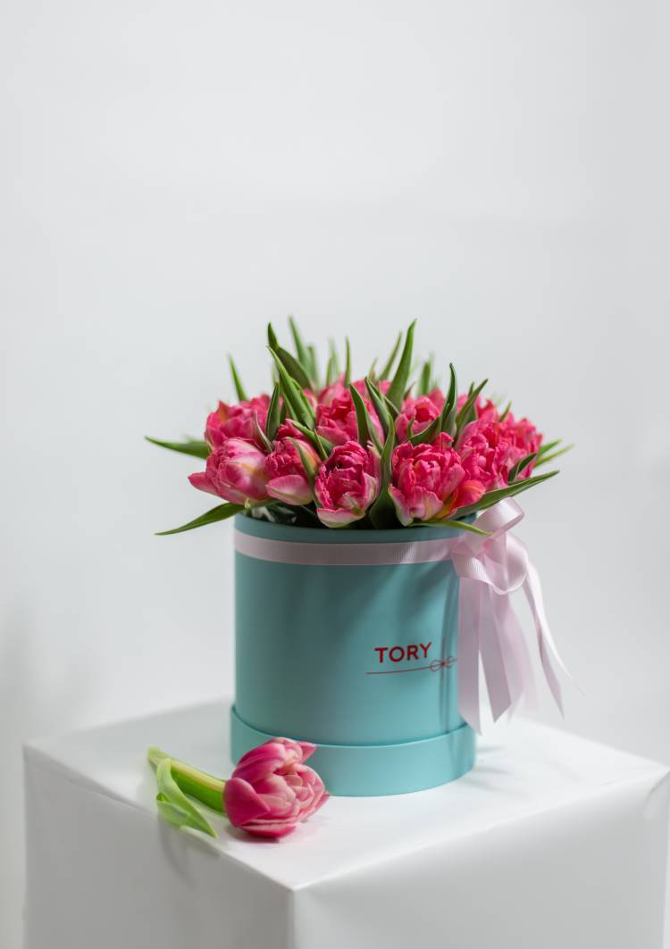 25 Pink Peony Tulips in a Hat Box