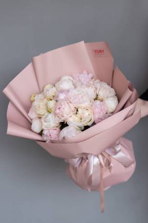 Букет 25 белых пионов - flowers delivery Dubai