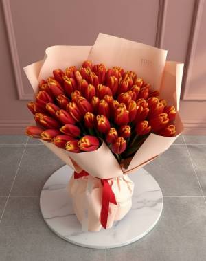 Bouquet of 101 tulips 