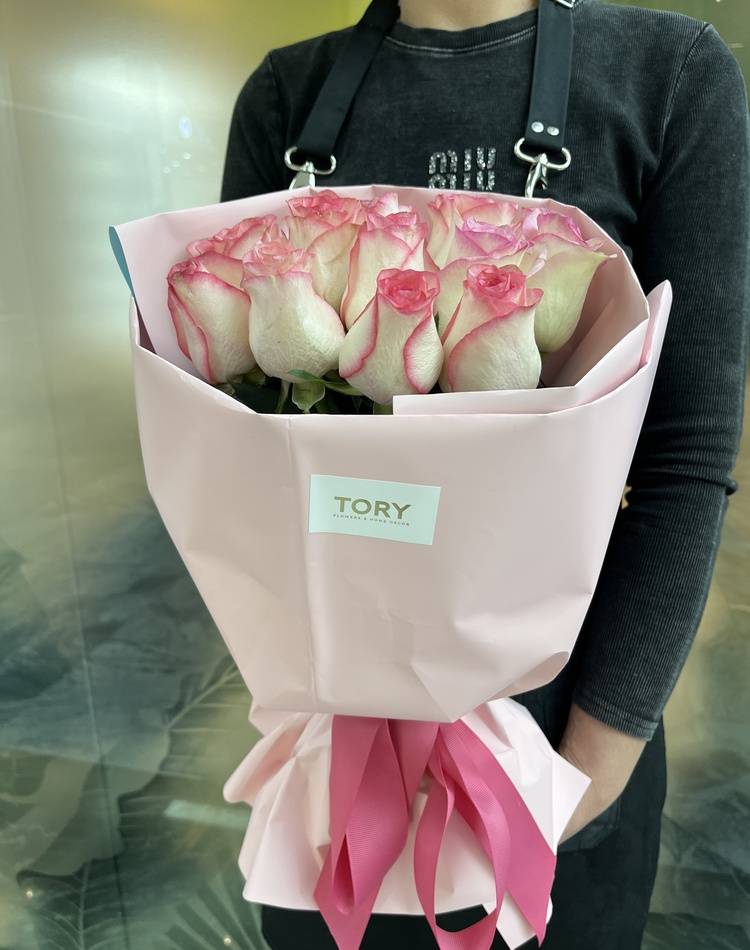 Bouquet of 15 Jumilia Roses