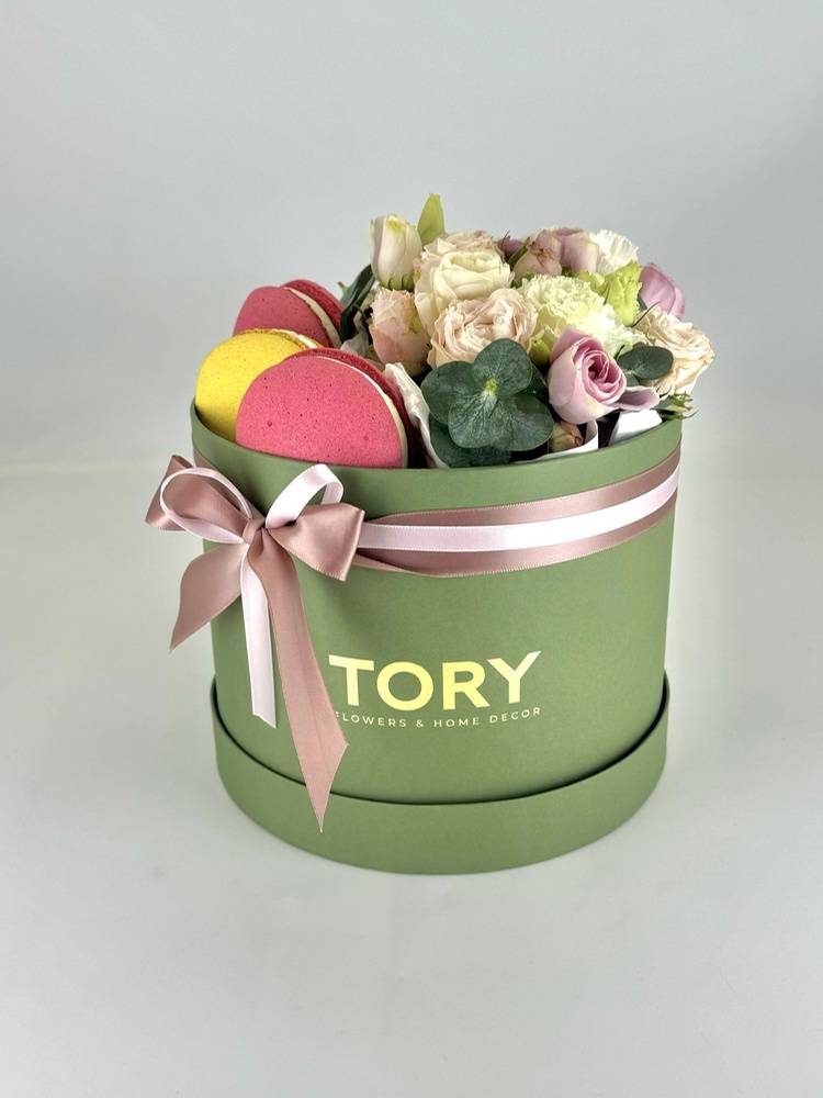 Flowers in a box with sweets "Romance of feelings"