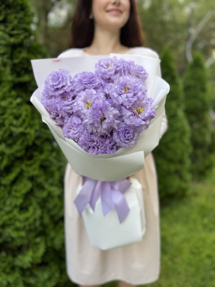 Bouquet of 7 purple eustomes